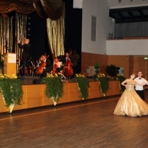 Schler der Tanzschule Hhner aus Saalfeld zu Tschaikowskis Walzer aus Dornrschen - Bildautor: Matthias Pihan