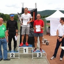 Siegerehrung der mnnlichen Gewinner des 20-km-Laufs - Bildautor: Matthias Pihan
