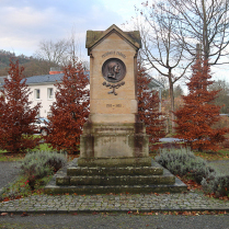 Frbeldenkmal - Bildautor: Matthias Pihan, 26.11.2024