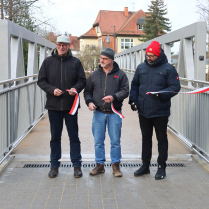 Von links: Brgermeister Thomas Schubert (CDU), Herms Schmidt, Geschftsfhrer der Saalfelder Baufirma und Christopher Khn vom Ingenieurbro Kleb aus Erfurt - Bildautor: Matthias Pihan