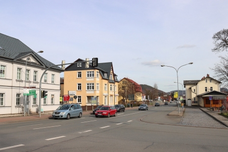 Am Bahnhof